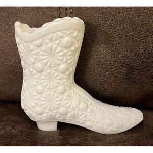 Vintage Fenton Art Glass Daisy & Button Milk glass Boot / Shoe‎ Figurine NIK NAK